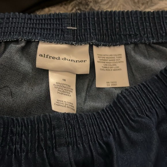 Alfred Dunner| Classics Denim Average Length Jeans - Picture 5 of 6